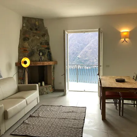 Panorama 1 Main Floor Daire Nesso